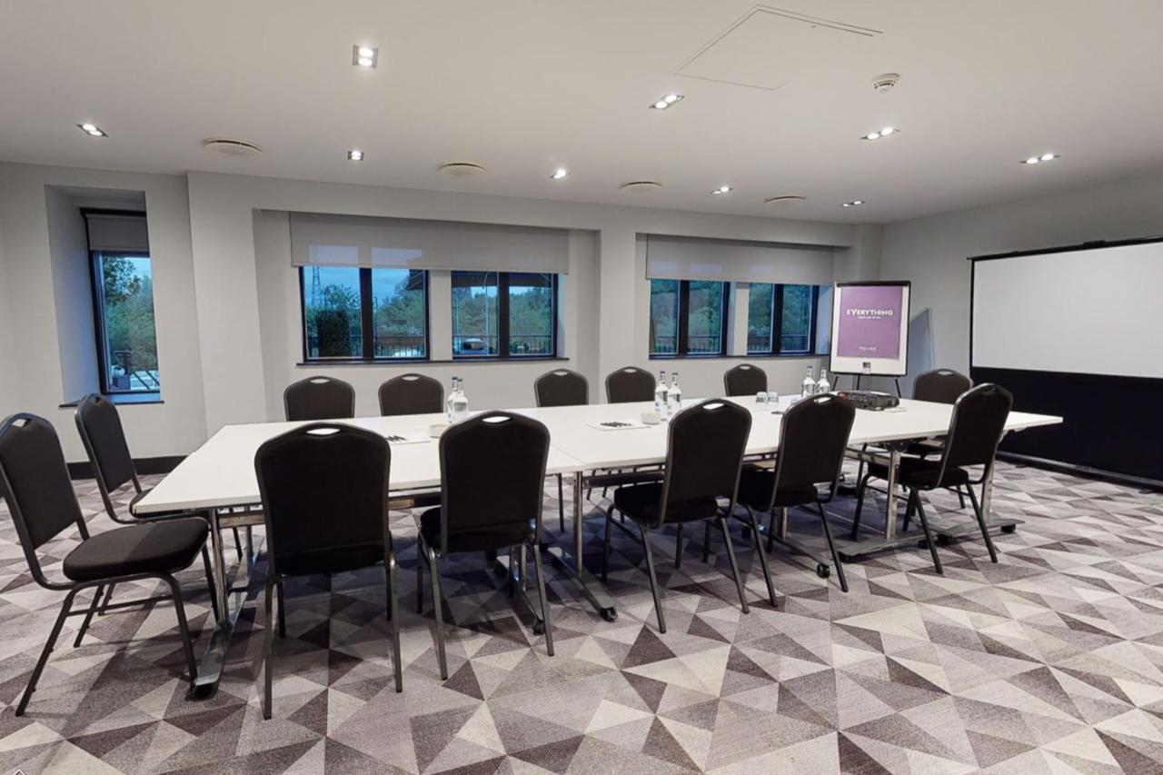 Village Newcastle Hotel 3*